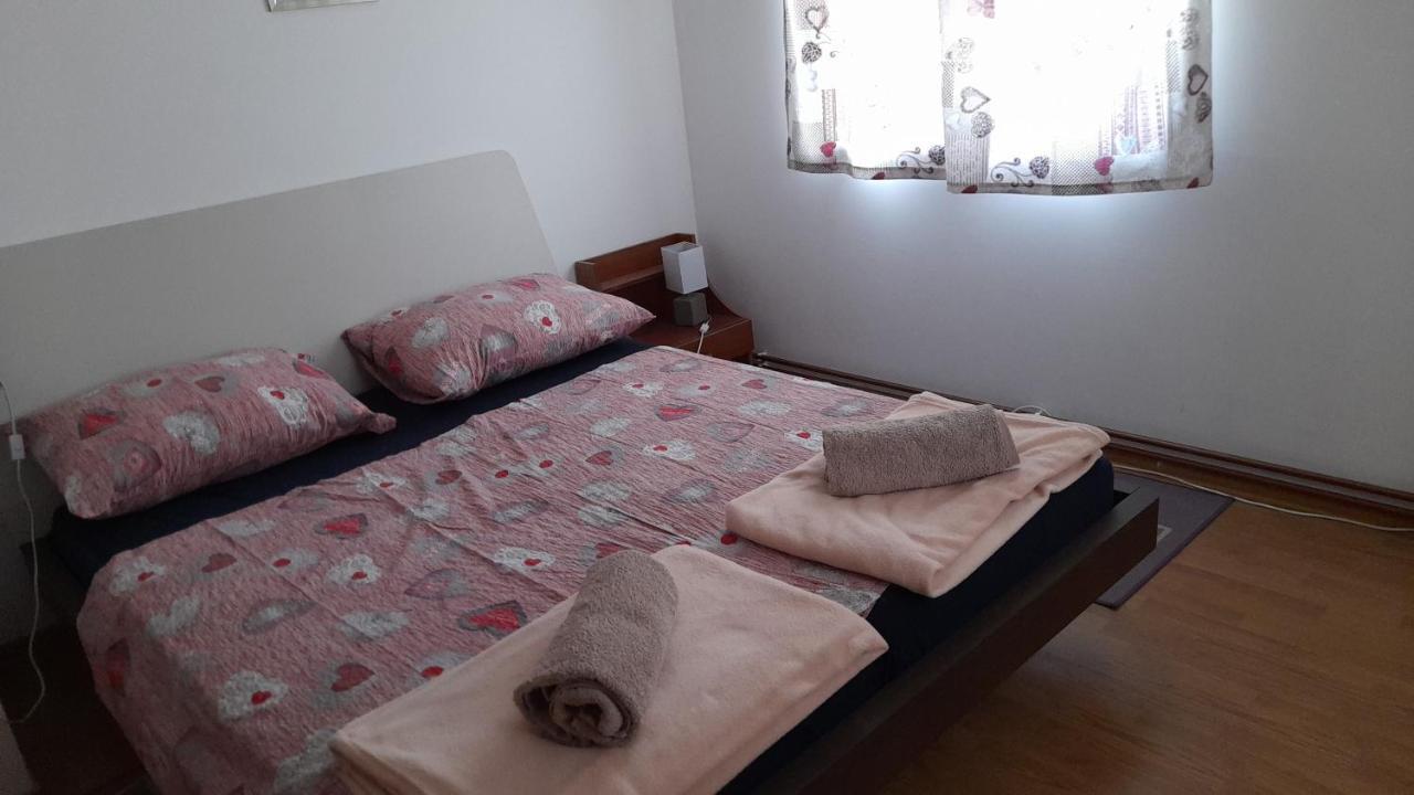 Rooms Ma La Карловац Экстерьер фото