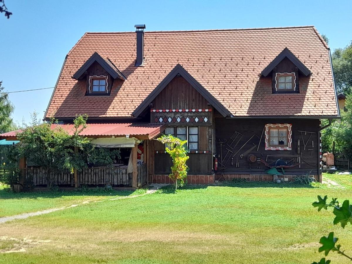 Rooms Ma La Карловац Экстерьер фото