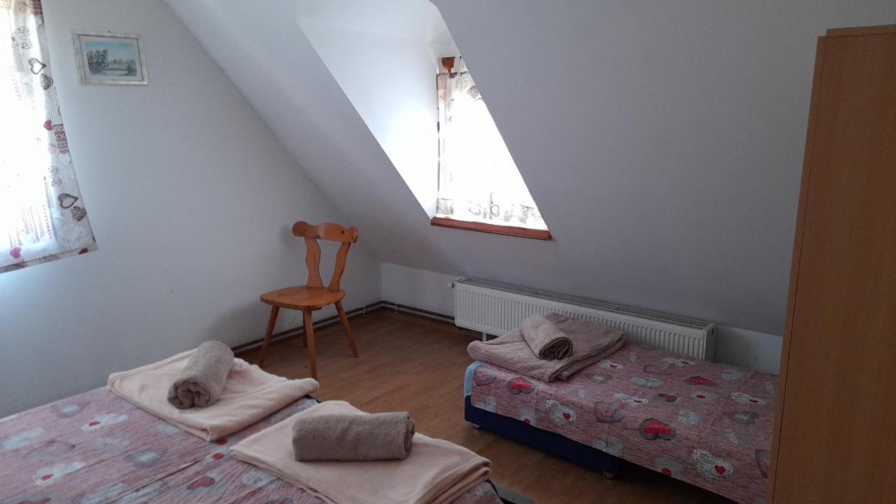 Rooms Ma La Карловац Экстерьер фото